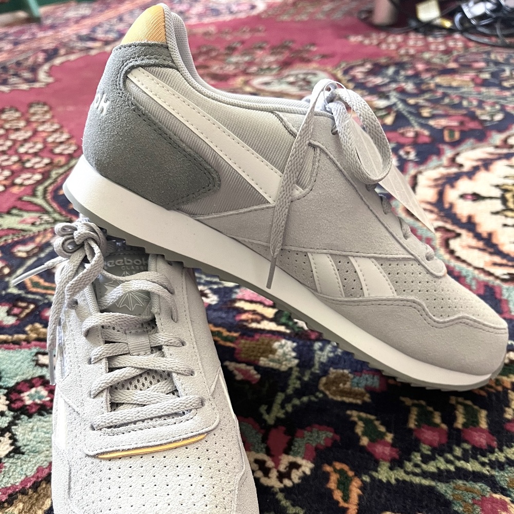 NEW w. Tags Reebok Women's 9 Shoes
